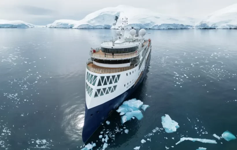 Quark Expeditions ile Kuzey Kutup Bölgesi Gezileri | Grönland'in Kuzey Doğusu'danki Maceralar: Buzullar, Fiyortlar ve Kuzey Işıkları